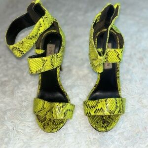 Steve Madden Neon Yellow Snake Print Strappy Heels | Stiletto Sandals | Size 7.5